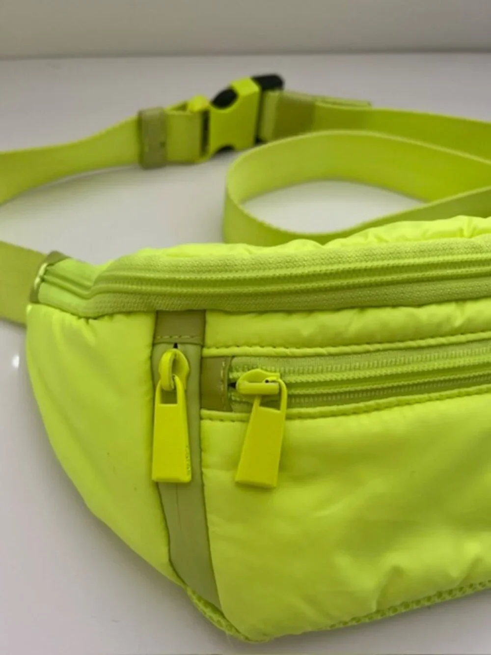 Caraa Small Crossbody Sling Bag in Neon Yellow Green